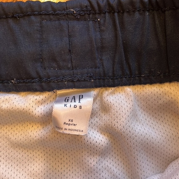 GAP Boy’s Shark Swim Shorts Size XS Regular - Picture 3 of 6